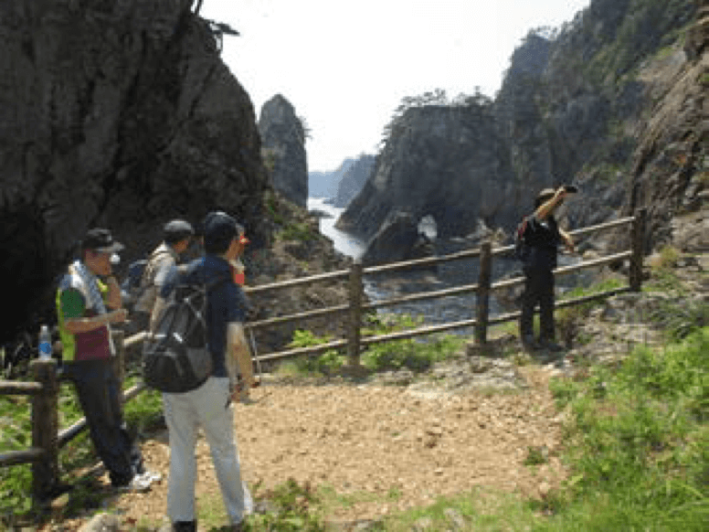 image: Kitayamazaki Nature Trekking Guide